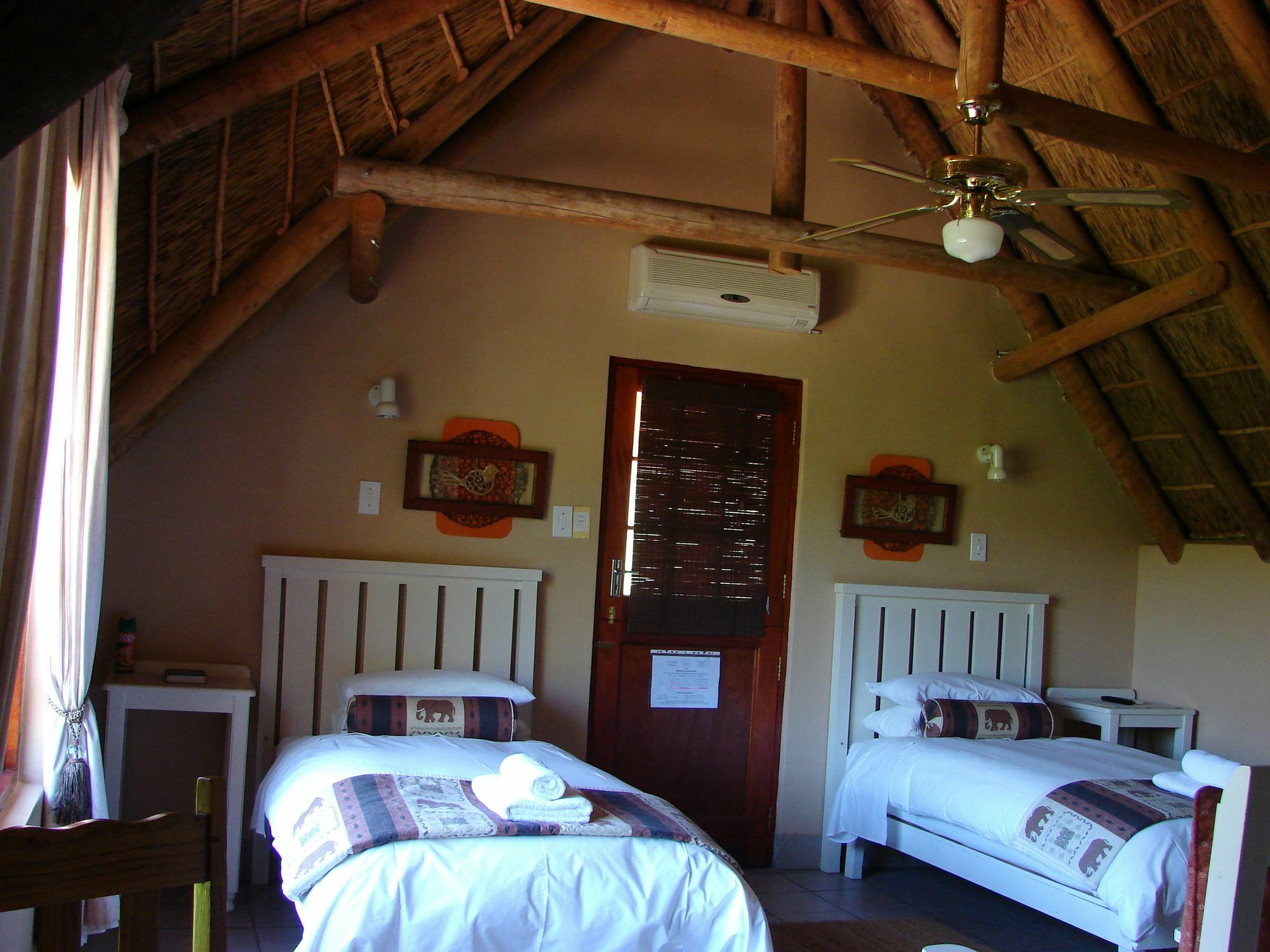 De Poort Country Lodge Oudtshoorn Exterior foto